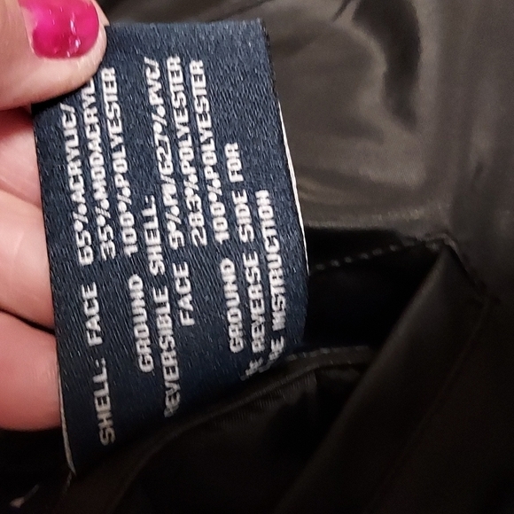 Blassport reversible faux fur/black vest large - Picture 13 of 13